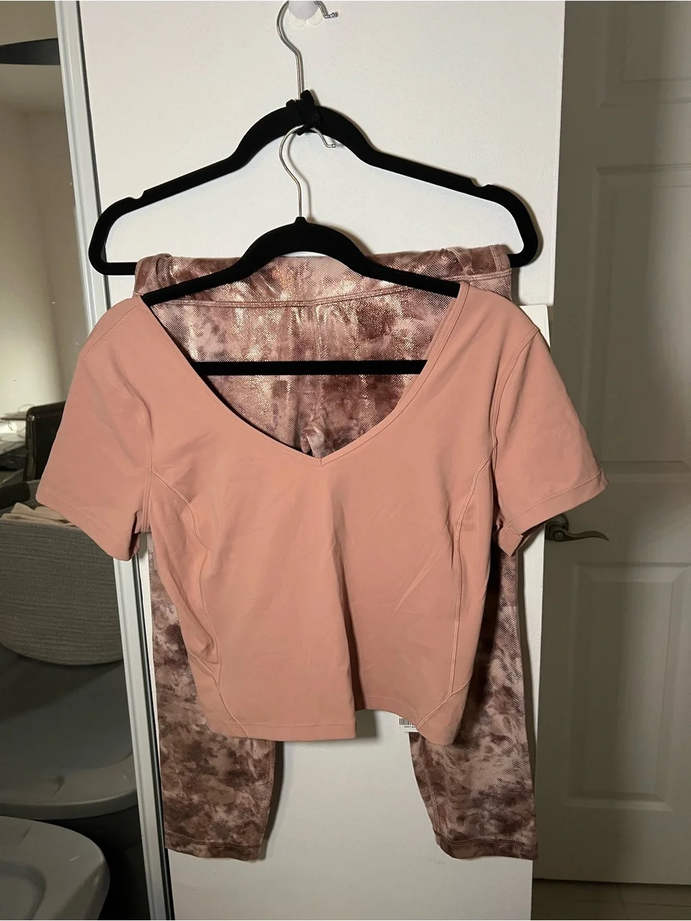lululemon athletica Align Tee size 10. Short Sleeve V-Neck Tee in Dusty Rose